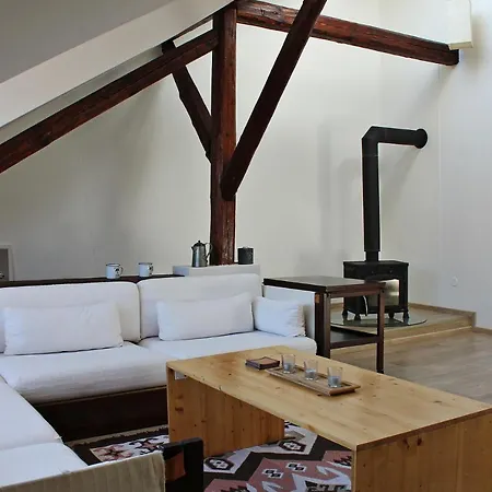 Attic With Parking, Near The Center Of Cb - 110m2 דירה צ'סקה בודיוביצה