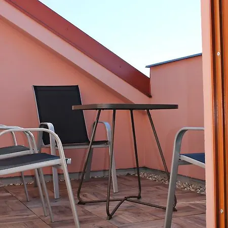 Attic With Parking, Near The Center Of Cb - 110m2 דירה צ'סקה בודיוביצה