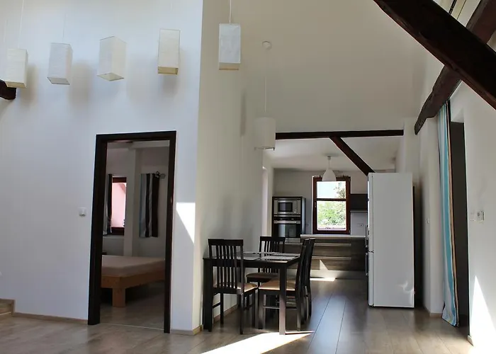 Attic With Parking, Near The Center Of Cb - 110m2 아파트 *